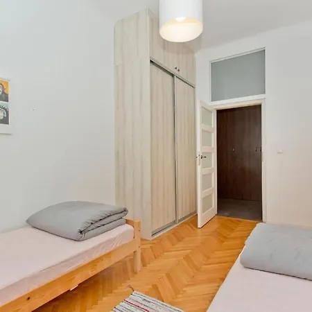 Center - Sol20a * Varsó